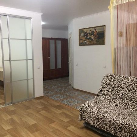 Studio Apartment In Center Poltava Exterior photo